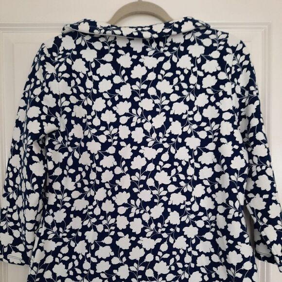 Talbots Women's Blue & White Floral Top size MP - Picture 3 of 7